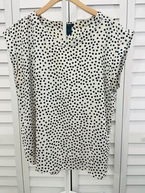 Ann Taylor  Cap Sleeve White wi Black Dot Print Top - Women's Lightweight Blouse
